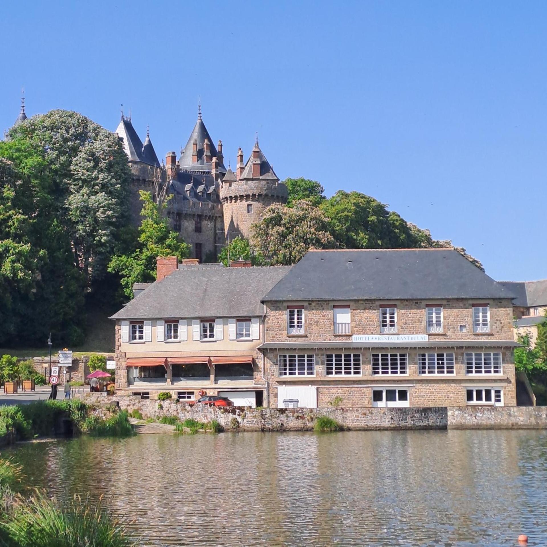 Le Lac Cherrueix Luaran gambar
