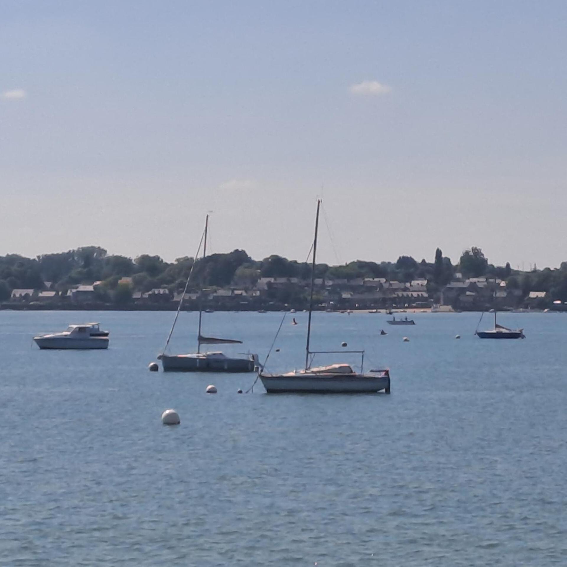 Le Lac Cherrueix Luaran gambar