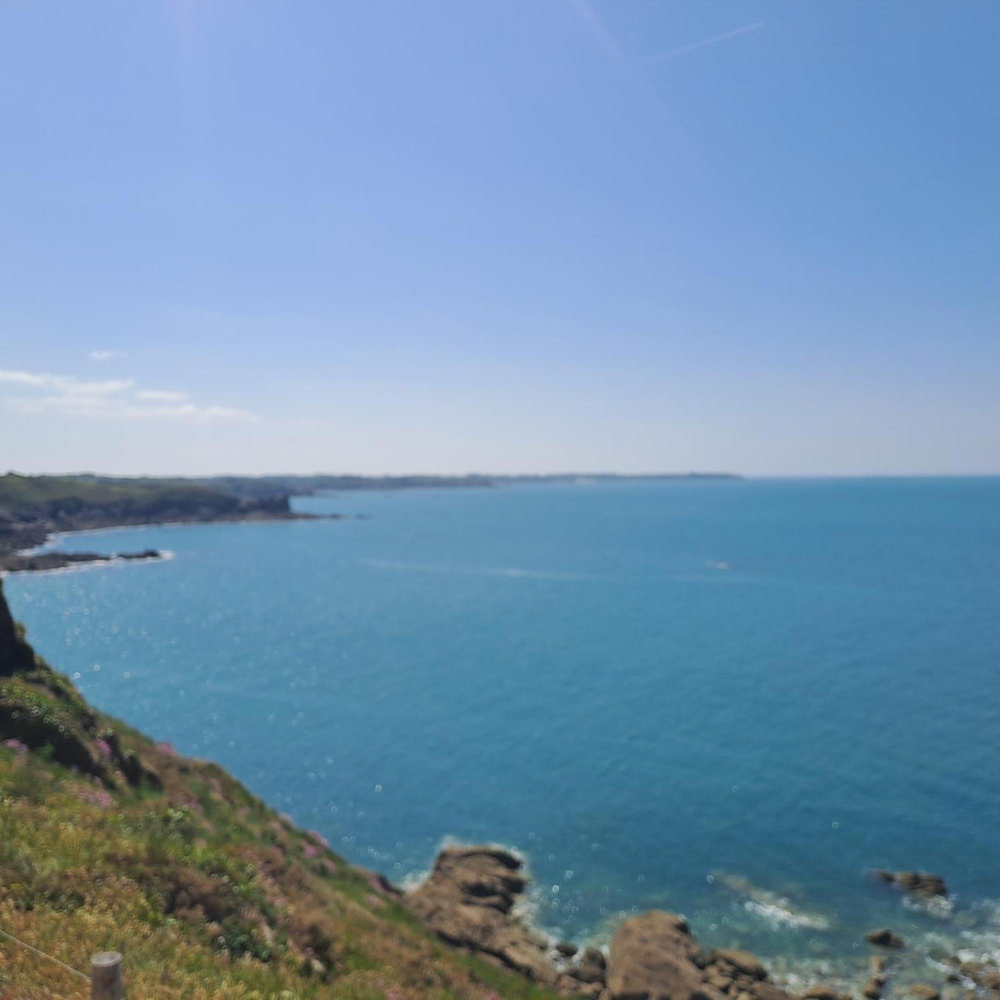 Le Lac Cherrueix Luaran gambar